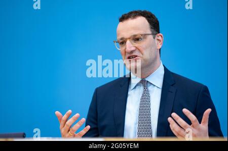 Berlin, Germany. 01st June, 2021. Jens Spahn (CDU), Federal Minister of Health, comments on the current Corona situation at the Federal Press Conference. Credit: Bernd von Jutrczenka/dpa/Alamy Live News Stock Photo