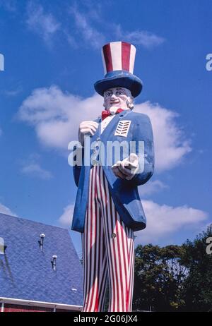 1980s America -  Uncle Sam Fast Food symbol, Toledo, Ohio 1988 Stock Photo