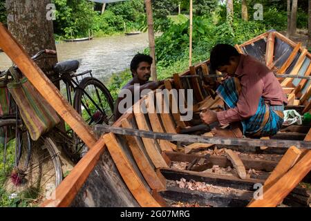 Bikaya village is on the banks of Chatra river. Thana: Pangsha, District: Rajbari. Bangladesh. 6 July 2020. It is a tributary of the Kushtia Gorai. Stock Photo