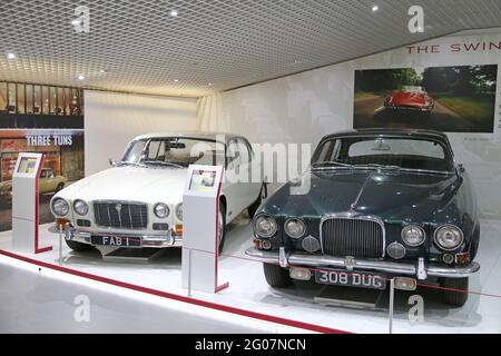 Jaguar XJ6 S1 (1971) and Jaguar MkX (1963), Coventry Transport Museum, Millennium Place, Coventry, West Midlands, England, Great Britain, UK, Europe Stock Photo