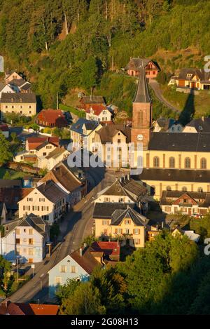 FRANCE, HAUT-RHIN (68), BALLONS DES VOSGES REGIONAL NATURAL PARK, SAINT-NICOLAS CHURCH AND THE VILLAGE LE BONHOMME Stock Photo