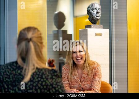 Amsterdam, Niederlande. 02nd June, 2021. Queen Maxima of The Netherlands at the Academie of the Koninklijk Concertgebouworkest in Amsterdam, on June 02, 2021, for a workvisit, talked about the activities during the corona pandemic, the orchestras plans for the future and the various education programs Credit: Albert Nieboer/Netherlands OUT/Point de Vue OUT/dpa/Alamy Live News Stock Photo