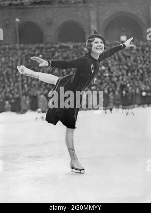Sonja Henie. Norwegian figure skating champion, born april 8 dead october 12 1969. Pictured while competing in the World championships of ice skating on february 13 1933 on Stockholms stadium. Stock Photo