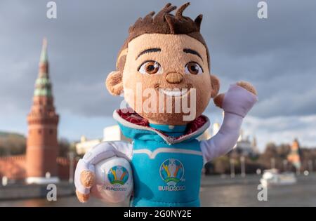 April 25, 2021, Moscow, Russia. The mascot of the European Football Championship 2020 Skillzy against the backdrop of the Moscow Kremlin. Stock Photo