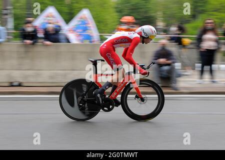 Turin, Italy. 08th May, 2021. Nicolas Edet (Team Cofidis) in full effort during an individual time trial.The Giro d'Italia took place from 8th to 30th May 2021. The first stage on May 8th was a time trial of 8 kilometers in the streets of Turin. The winner of this first stage is the Italian Filippo Ganna (Team Ineos Grenadiers). The winner of the final general classification is the Colombian Egan Bernal (Team Ineos Grenadier). (Photo by Laurent Coust/SOPA Images/Sipa USA) Credit: Sipa USA/Alamy Live News Stock Photo