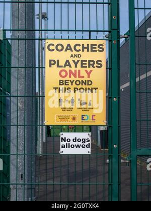 Glasgow, Scotland, UK. 2nd June 2021: Covid signs at a Glasgow sports center. Stock Photo