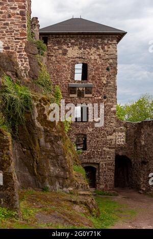 Neustadt, Germany. 24th May, 2021. Dark rain clouds pass over the ruins of Hohnstein Castle near Neustadt in the Thuringian district of Nordhausen. Credit: Stephan Schulz/dpa-Zentralbild/ZB/dpa/Alamy Live News Stock Photo