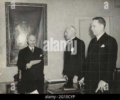 Dutch government in exile, 1943 photograph Prime Minister Gerbrandy ...