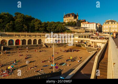 FRANCE. PYRENEES-ATLANTIQUES (64), BIARRITZ, PORT VIEUX BEACH Stock Photo