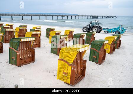 Binz, Germany. 04th June, 2021. Beach chairs stand in front of the pier on the island of Rügen at the Baltic Sea stand. One week after the opening of hotels and other hostels for local holidaymakers, tourists from all over Germany can now come to Mecklenburg-Vorpommern. Credit: Stefan Sauer/dpa/Alamy Live News Stock Photo