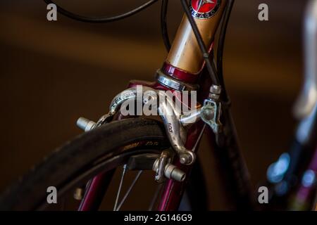 A vintage Schwinn Traveler 12 speed bicycle from 1975 Stock Photo