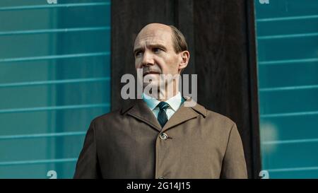 Louis Hofmann on Ralph Fiennes, The White Crow, hugs Oleg Ivengo at London  premiere 