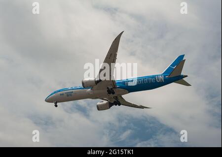 26.05.2021, Singapore, Republic of Singapore, Asia - Xiamen Air Boeing 787-9 Dreamliner passenger plane with UN special livery lands at Changi Airport.