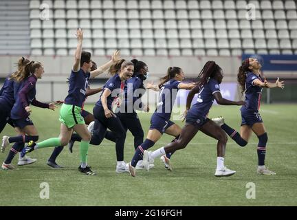 Paris, France. 04th June, 2021. Players of PSG celebrate winning the 2021 French Champion title following the Women's French championship D1 Arkema football match between Paris Saint-Germain (PSG) and Dijon FCO on June 4, 2021 at Stade Jean Bouin in Paris, France - Photo Jean Catuffe / DPPI / LiveMedia Credit: Independent Photo Agency/Alamy Live News Stock Photo