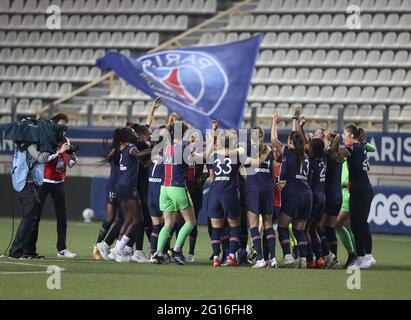 Paris, France. 04th June, 2021. Players of PSG celebrate winning the 2021 French Champion title following the Women's French championship D1 Arkema football match between Paris Saint-Germain (PSG) and Dijon FCO on June 4, 2021 at Stade Jean Bouin in Paris, France - Photo Jean Catuffe / DPPI / LiveMedia Credit: Independent Photo Agency/Alamy Live News Stock Photo