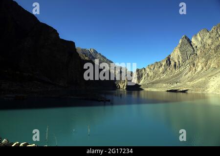 (210605) -- ISLAMABAD, June 5, 2021 (Xinhua) -- File photo taken on Oct. 16, 2020 shows the scenery of Attabad Lake in Pakistan's northern Gilgit-Baltistan region. TO GO WITH 'Feature: Pakistan determined to battle climate change for future generations' (Xinhua/Ahmad Kamal) Stock Photo