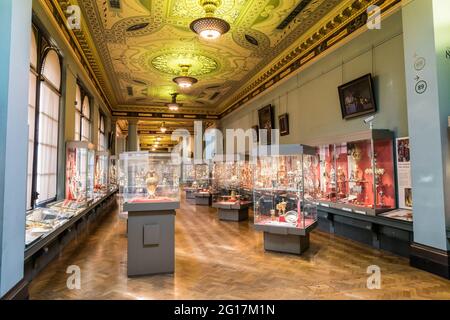 Glass cases for display, Victoria and Albert museum, London, England, UK Stock Photo