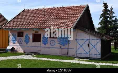 Zalipie, Poland. 05th Apr, 2021. View of a typical Zalipian cottage.The village of Zalipie is known for its custom of hand-painted huts. The characteristic floral patterns can be found on most houses in the village. Credit: SOPA Images Limited/Alamy Live News Stock Photo