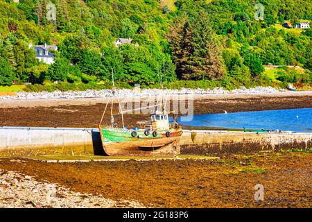 The  picturesque fishing town  of Ullapool, Ulapul,on the shores of  Loch Broom, on the scenic NC 500, Ross and Cromarty, Highlands, Scotland Stock Photo