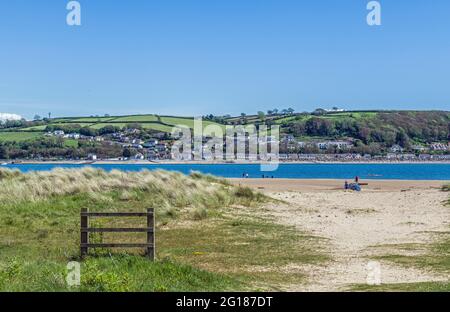 Looking from Llansteffan to Ferryside across the estuary of the River Towy (in welsh Tywi) in Carmarthenshire on a sunny June day. Stock Photo