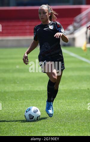 Chicago Red Stars forward Mallory Pugh (9) dribbles the ball during a NWSL match against the North Carolina Courage at SeatGeek Stadium, Saturday, Jun Stock Photo