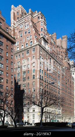 720 Park Avenue is a luxury high-rise apartment building