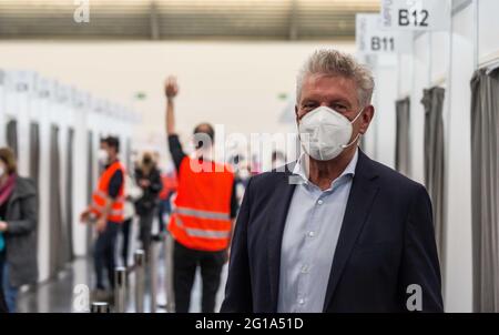 Munich, Bavaria, Germany. 6th June, 2021. Munich Mayor DIETER REITER. A view from inside the Muenchen-Riem Impfzentrum (Munich-Riem Vaccine Center) where as of the 4th of June a total of 348.751 first and 197.023 second vaccine doses were given. In total, with the help of private practices and mobile teams, 912.223 vaccine doses were given (624.677 first doses und 287.546 second doses/49, 2% and 22, 6 % for over 16 respectively). Credit: ZUMA Press, Inc./Alamy Live News Stock Photo