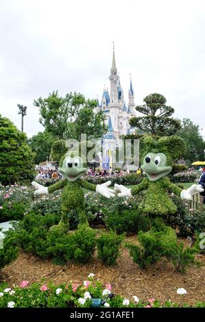 Mickey Mouse and Minnie Mouse topiary, Magic Kingdom Park, Walt Disney World, Orlando, Florida Stock Photo