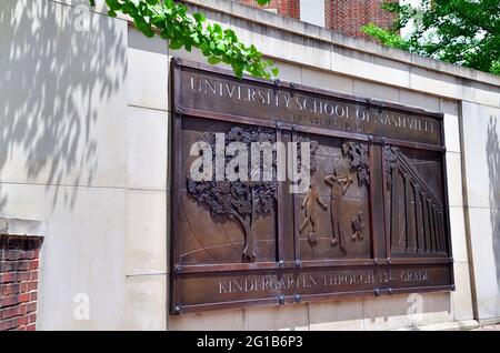 Nashville, Tennessee, USA. A plaque at the University School of Nashville, or USN. The elementary school dates to its founding in 1888. Stock Photo