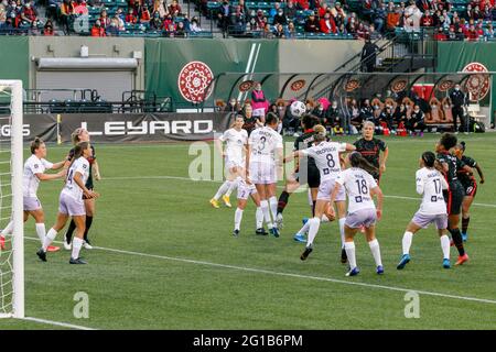 Portland, USA. 05th June, 2021. The Portland Thorns Football Club outshot and finally shut out FC Racing Louisville, an expansion team, 3-0 on June 5, 2021, at Portland, Oregon's Providence Park, before a 50% covid-constrained crowd. (Photo by John Rudoff/Sipa USA) Credit: Sipa USA/Alamy Live News Stock Photo