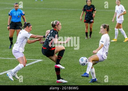 Portland, USA. 05th June, 2021. The Portland Thorns Football Club outshot and finally shut out FC Racing Louisville, an expansion team, 3-0 on June 5, 2021, at Portland, Oregon's Providence Park, before a 50% covid-constrained crowd. (Photo by John Rudoff/Sipa USA) Credit: Sipa USA/Alamy Live News Stock Photo