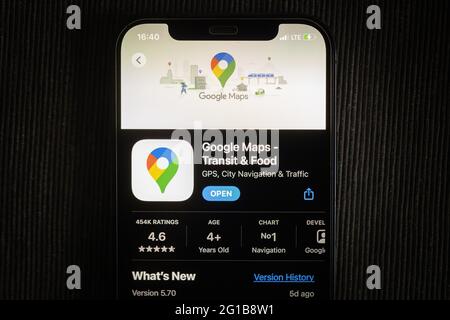 Google maps app in the apple App Store seen on an iPhone 12 screen. Stock Photo