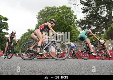 Leeds, UK. 06th June, 2021. Beth Potter in action during the AJ Bell 2021 World Triathlon Series in Roundhay Park, Leeds. Credit: SPP Sport Press Photo. /Alamy Live News Stock Photo