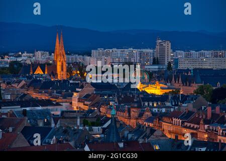 FRANCE, BAS-RHIN (67), STRASBOURG, ROOFS OF STRASBOURG IN THE DISTRICT OF NEUSTADT AT NIGHT, DOME OF THE UNIVERSITY NATIONAL LIBRARY OF STRASBOURG (BN Stock Photo