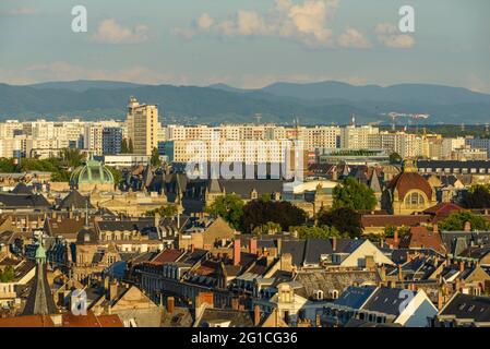 FRANCE, BAS-RHIN (67), STRASBOURG, ROOFS OF STRASBOURG IN NEUSTADT DISTRICT AND THE BUILDINGS OF ESPLANADE DISTRICT Stock Photo