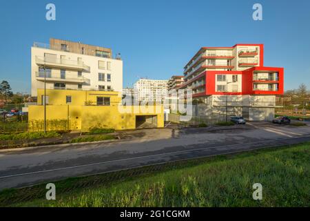 FRANCE, BAS-RHIN (67), STRASBOURG, QUARTIER DU PORT DU RHIN, HOUSING COMPLEX RESIDENCE DU JARDIN DES DEUX RIVES Stock Photo