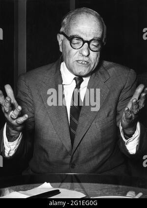 Wilder, Thornton, 17.4.1897 - 7.12.1975, US writer, during interview, 1953, ADDITIONAL-RIGHTS-CLEARANCE-INFO-NOT-AVAILABLE Stock Photo