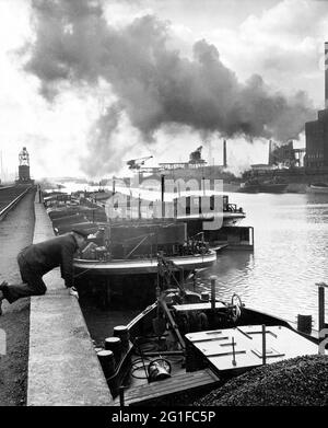 geography / travel, Germany, North Rhine-Westphalia, Ruhr area, loading dock for coal, ADDITIONAL-RIGHTS-CLEARANCE-INFO-NOT-AVAILABLE