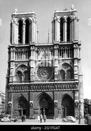 SW geography / travel, France, Paris, churches, Notre-Dame, built 1163-1351, ADDITIONAL-RIGHTS-CLEARANCE-INFO-NOT-AVAILABLE Stock Photo