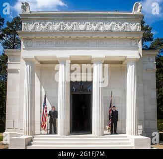 Memorial Day UK 2021 Standard Bearers at the Chapel in the American Military Cemetery Brookwood Stock Photo