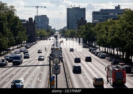 Traffic on the Strasse des 17. Juni, Berlin-Mitte, Berlin, Germany Stock Photo