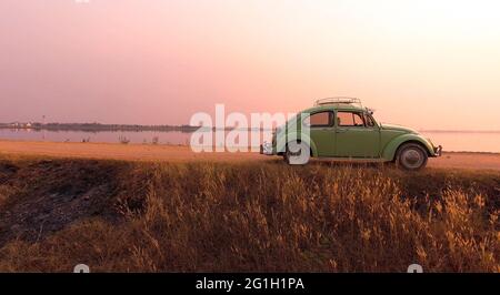 CHAIYAPHUM, THAILAND - FEBRUARY 10: 4K video classic volkswagen beetle car at sunset time on the february 10, 2019 in Chaiyaphum Thailand Stock Photo
