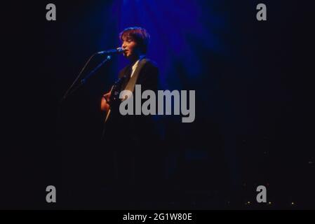 Sängerin Katharina Franck von der Band 'Rainbirds' bei einem Konzert in Hamburg, Deutschland 1989. Stock Photo