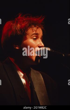 Sängerin Katharina Franck von der Band 'Rainbirds' bei einem Konzert in Hamburg, Deutschland 1989. Stock Photo