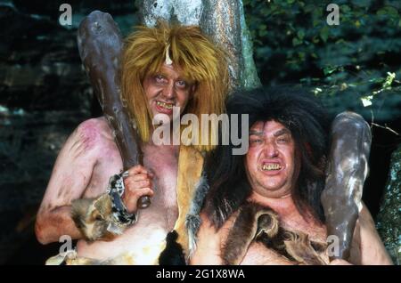 Der Dicke und der Belgier, Comedyserie, Deutschland/Belgien 1998, Darsteller: Carry Goossens, Diether Krebs in einem Steinzeit-Sketch Stock Photo