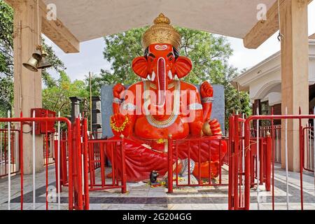 16 Apr 2009  this larger than life size red GANAPATI Big Ganesh at Sinnar-District Nasik Maharashtra INDIA Stock Photo