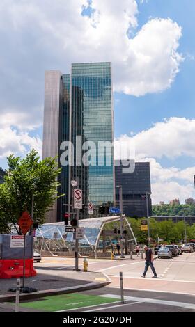 The Gateway trolley station in front of the Four Gateway Center building in downtown Pittsburgh, Pennsylvania, USA Stock Photo