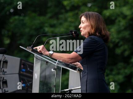 Scarsdale, United States. 07th June, 2021. Lieutenant Governor Kathy Hochul speaks at Westchester stands united against anti-semitism and hate rally at Jewish Community Center of Mid-Westchester in Scarsdale, NY on June 7, 2021. (Photo by Lev Radin/Sipa USA) Credit: Sipa USA/Alamy Live News Stock Photo