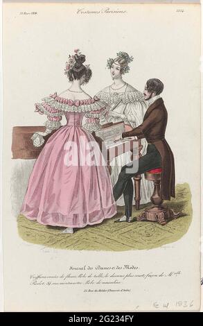 Journal des Ladies et des Modes, Costumes Parisiens, 25 Mars 1836, (3354): Coeffures Ornées de Fleurs (...). Two women at a piano, one of whom seen on the back, while a man playing a piano. He is wearing a brown jacket with slipping on black span pants. According to the caption: 'coiffures' decorated with flowers. Evening juice from tulle, with a shorter lower dress, executed on the way of pierlot. Evening juice from mousseline. Print from the fashion magazine Journal des Laden et DES MODE (1797-1839). Stock Photo