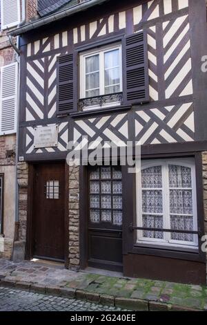 Honfeur (Normandy, northern France): house in Òrue du PuitsÓ street in which painter Jongkind used to live Stock Photo